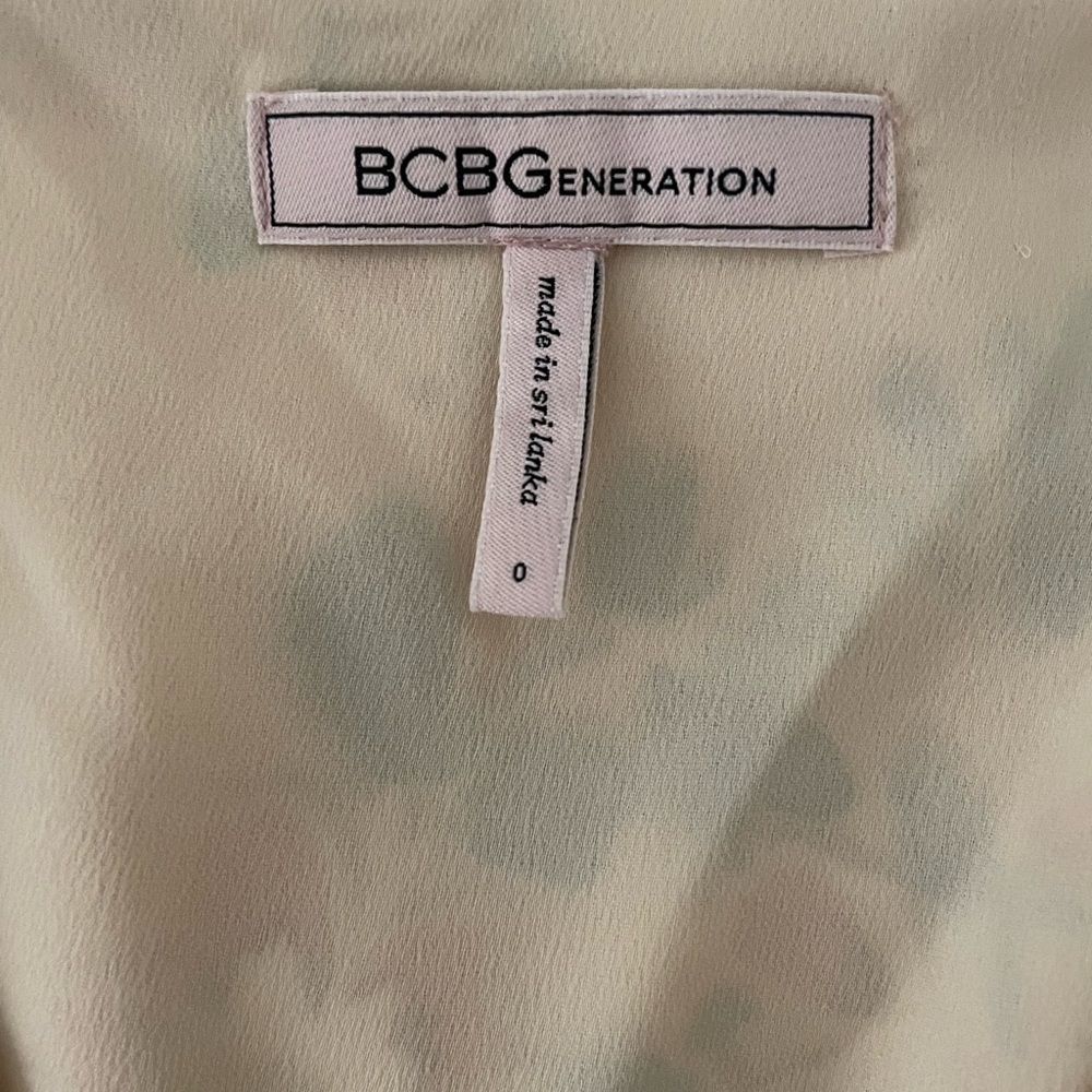 BCBGeneration Women’s Spring Floral Dress - Picture 3 of 3